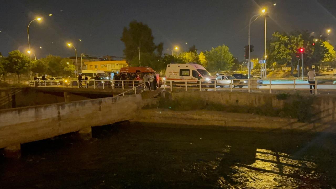 Adana'da Dehşet! Sulama Kanalına Düşen Gencin İzine Rastlanmıyor!