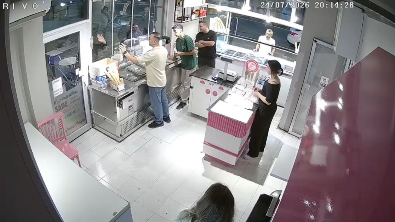 Adana'da Dondurmacıya Silahlı Saldırı: Bir Can Kaybı
