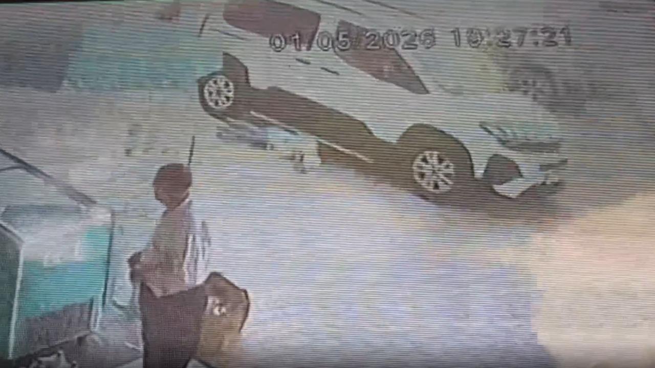 Adana'da Nefesler Tutuldu! Terliğini Almaya Çalışan Minik Çocuk Ölümden Döndü!