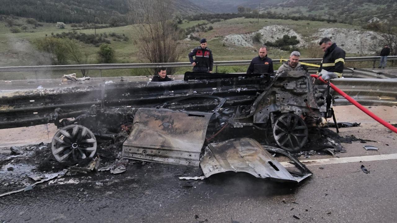 Afyon'da Korkunç Anlar! Otomobil Alev Topuna Döndü, Faciadan Acı Haber Geldi!