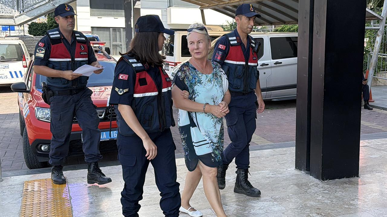 Alanya'da Havuzda Ayrımcılık İddiası: Site Yöneticisi Tutuklandı
