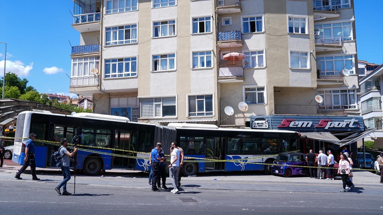 Ankara'da EGO Otobüsü İş Yerine Girdi: 5 Yaralı