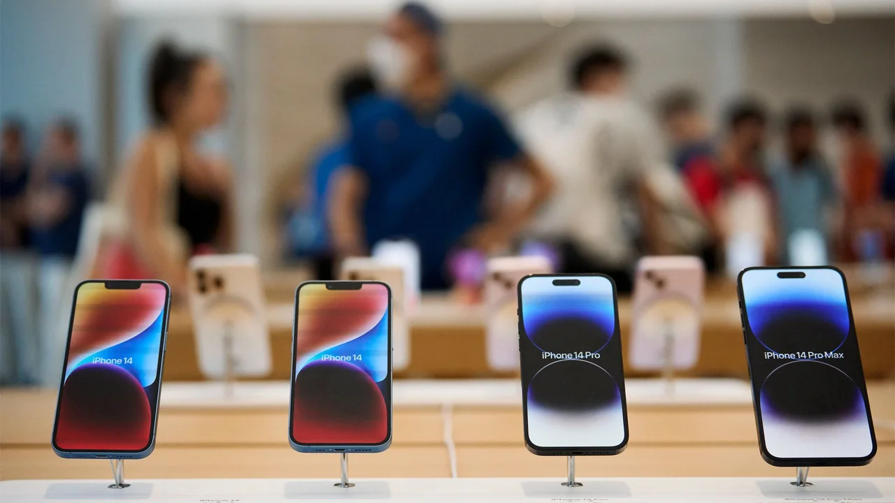 Apple'da Üretim Zorluğu: Tim Cook Talebi Karşılamakta Zorlandıklarını Açıkladı