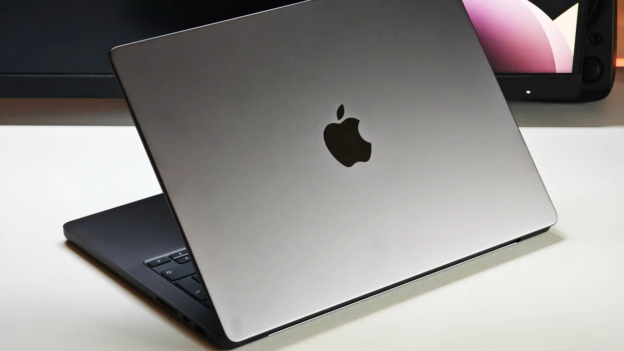Apple'ın Yeni Tasarım Vizyonu: MacBook Ultra'daki Yenilikler Tüm Seriye Yayılıyor