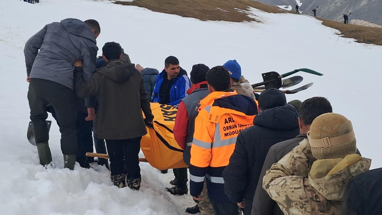 Artvin'de Yürekleri Dağlayan Haber: Çığ Altında Kalan Çobandan Acı Haber!