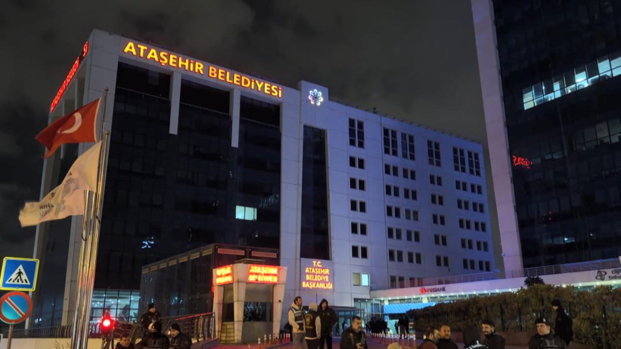 Ataşehir Belediyesi'nde Şok Baskın! Başkan Adıgüzel de Gözaltında: Rüşvet İddiaları Ortalığı Karıştırdı!