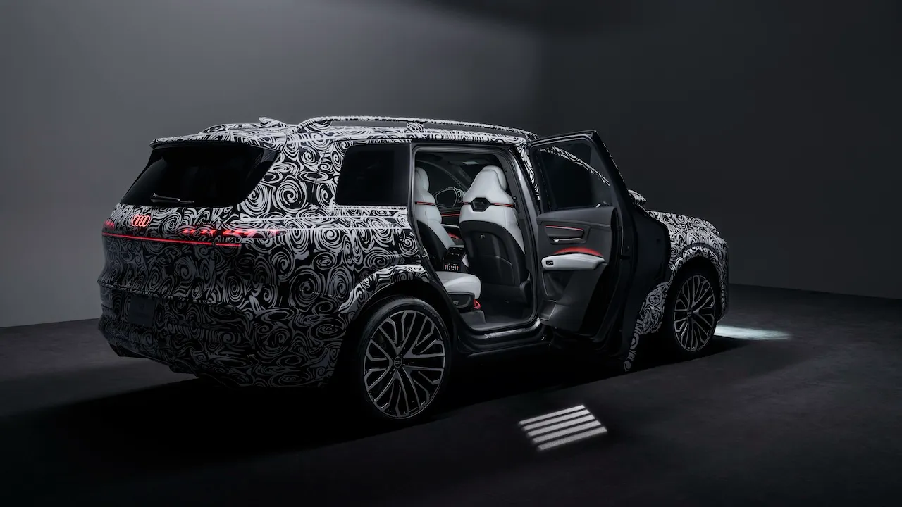 Audi'nin Yeni Canavarı Ortaya Çıktı! Q9 Tüm Rakiplerine Meydan Okuyor!