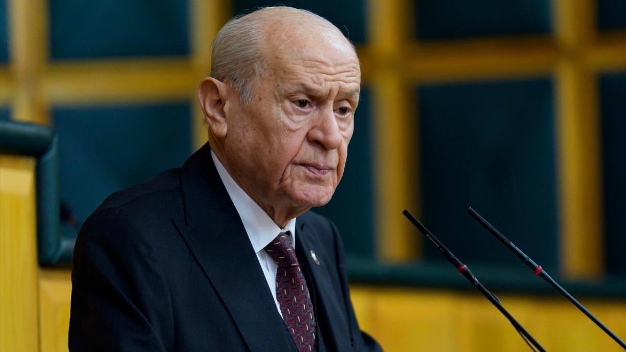 Bahçeli'den Gençliğe Coşkulu Çağrı: 19 Mayıs'ı Kutlarken Verdiği Mesaj Herkesi Heyecanlandırdı!