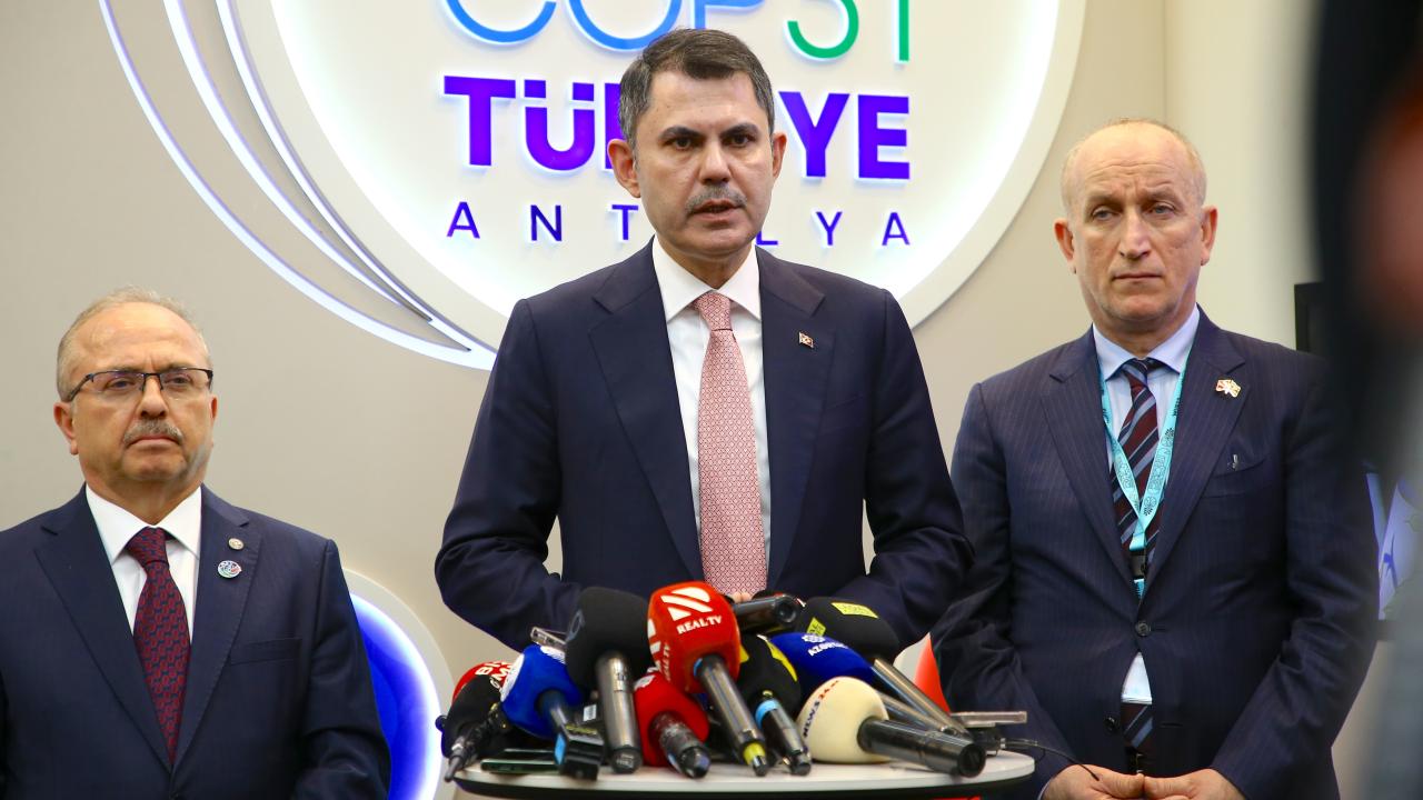 Bakan Kurum'dan İklim Değişikliği Alarmı! 'Dünyanın Kötü Gidişatına DUR Demeliyiz!'