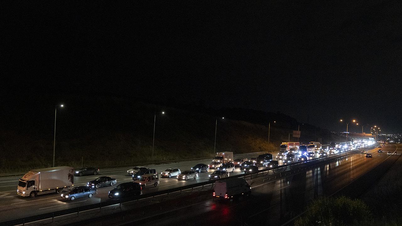 Bayram Bitti, Çile Başladı! İstanbul Girişinde Trafik Felç!