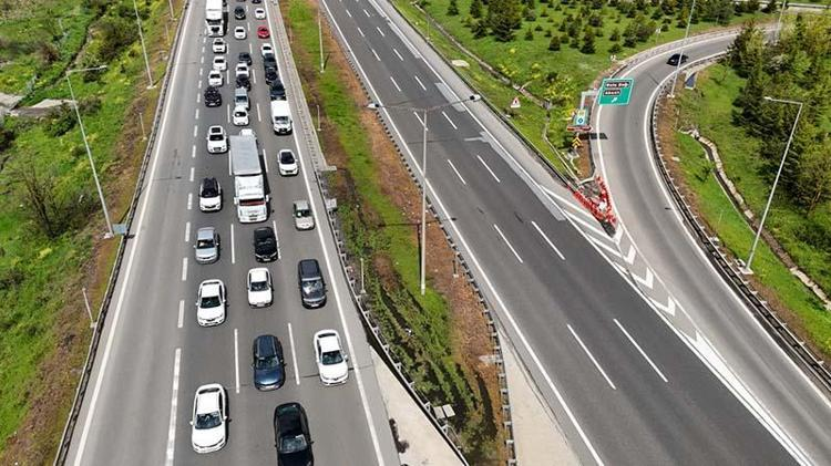 Bayram Tatili Çilesi Başladı! Bolu Dağı'nda Araçlar İlerleyemiyor