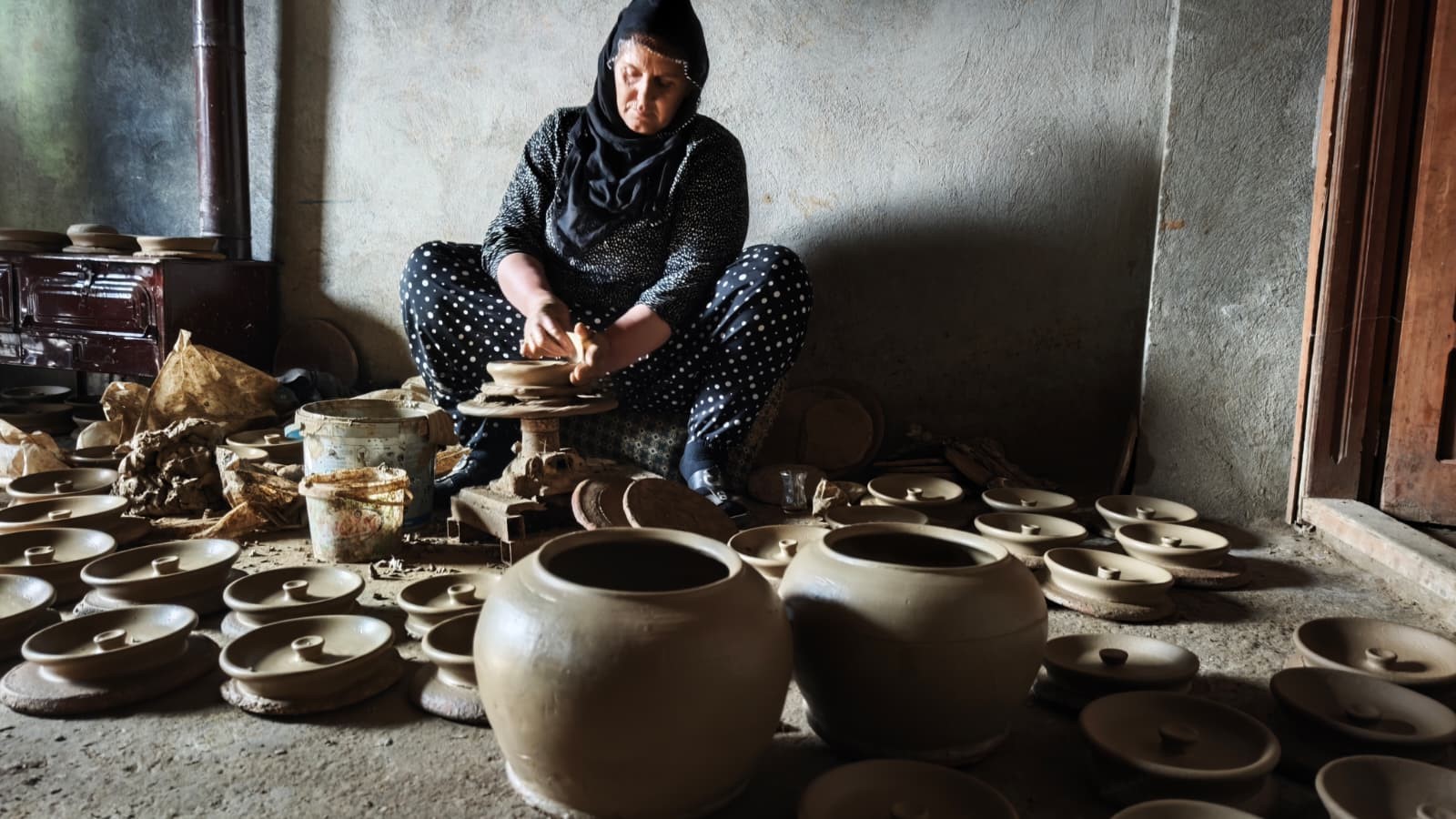 Bitlis'te Asırlık Çömlekçilik Geleneği Kadınların Emeğiyle Yaşıyor