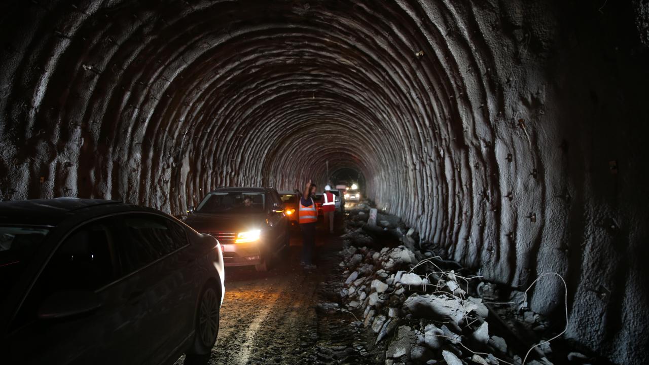 Bitlis'te Ulaşım Vizyonu: Tatvan Çevre Yolu 2027'de Hizmete Açılacak