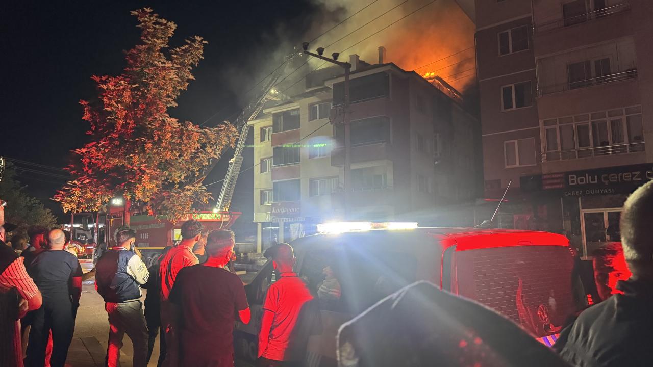 Bolu'da Apartman Yangını: Ekiplerin Müdahalesiyle Kontrol Altına Alındı