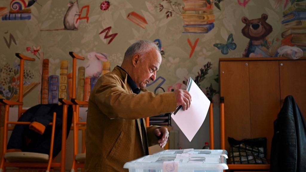 Bulgaristan'da Seçim Rüşveti Skandalı! Sandıklar Parayla mı Doluyor?