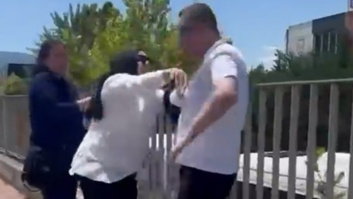 Bursa'da Cesur Kadın Kahramanlığı! Sokakta Şiddete Maruz Kalan Kadını Kurtardı