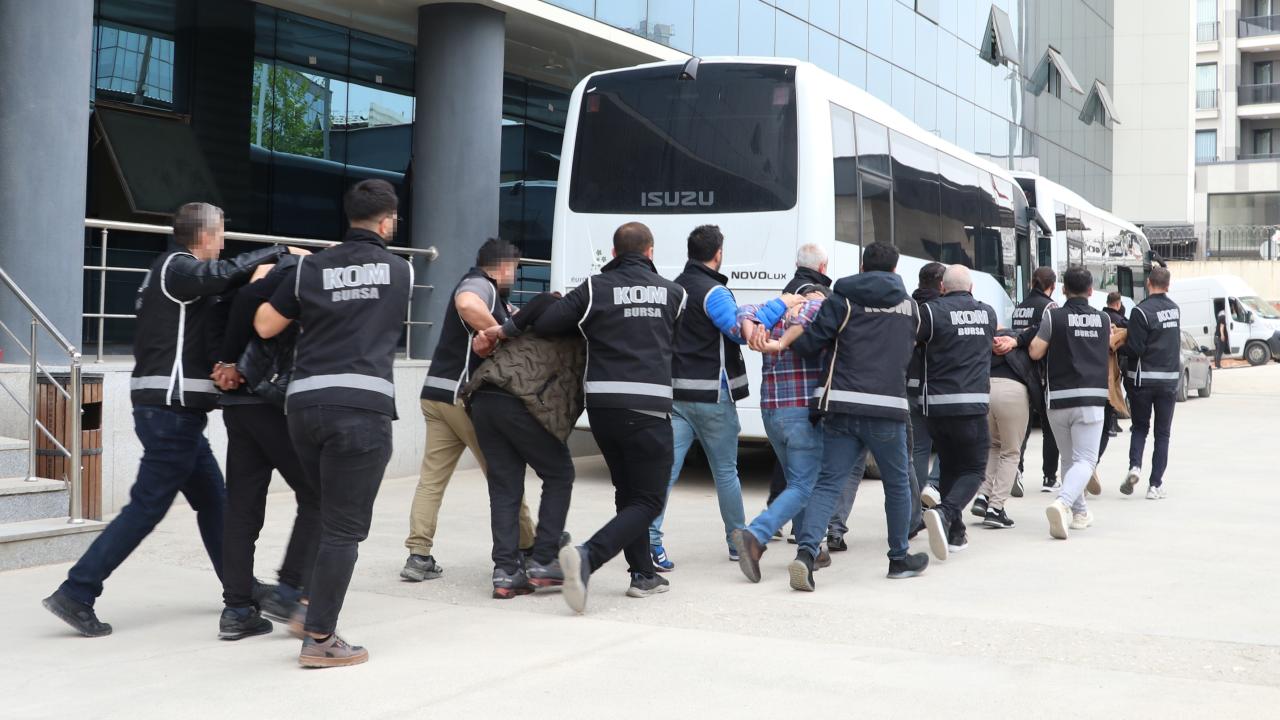 Bursa'da Tefeci Köpekbalıklarına Darbe! 11 Kişi Demir Parmaklıklar Ardında! Vatandaşın Ahı Yerde Kalmadı!