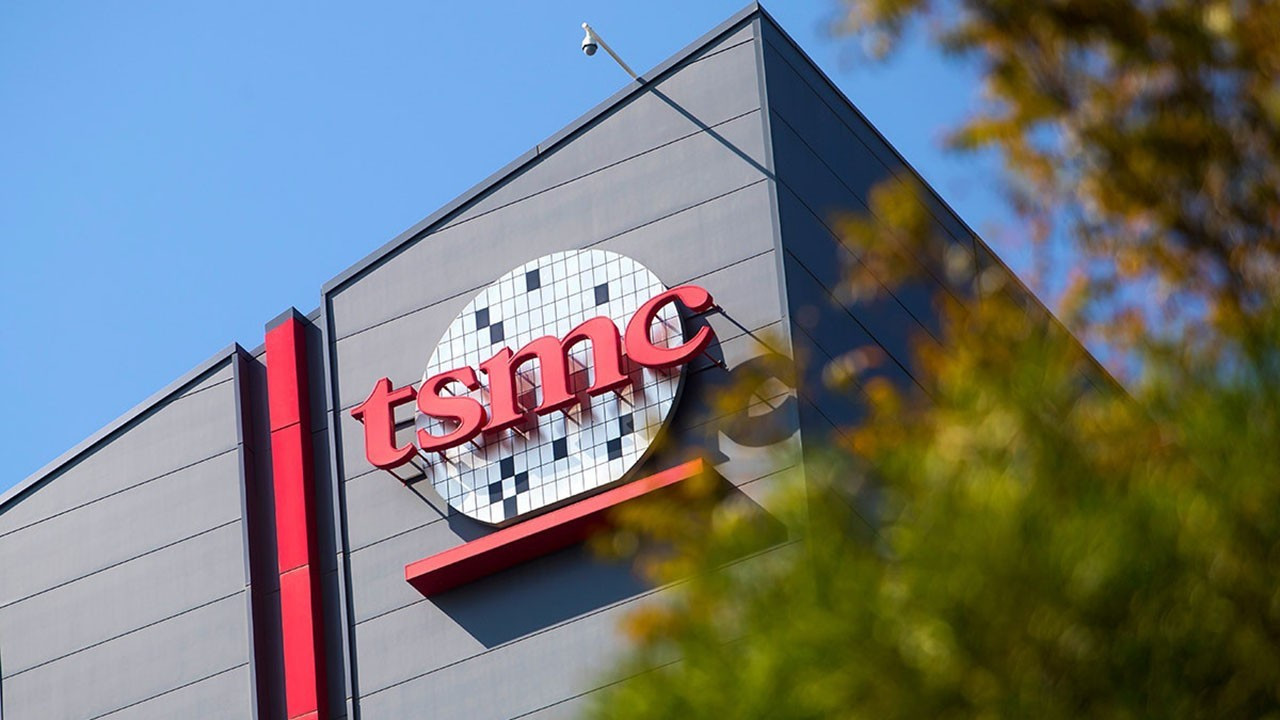 Çip Savaşları Kızışıyor! TSMC Gelir Rekorları Kırarken, Teknoloji Devleri Titriyor!