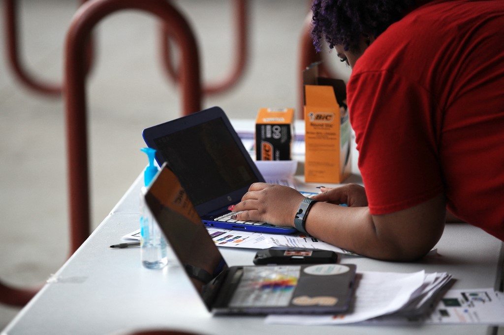 Çocuklar Ekrana Esir mi Kalacak? ABD'den Şok Karar!