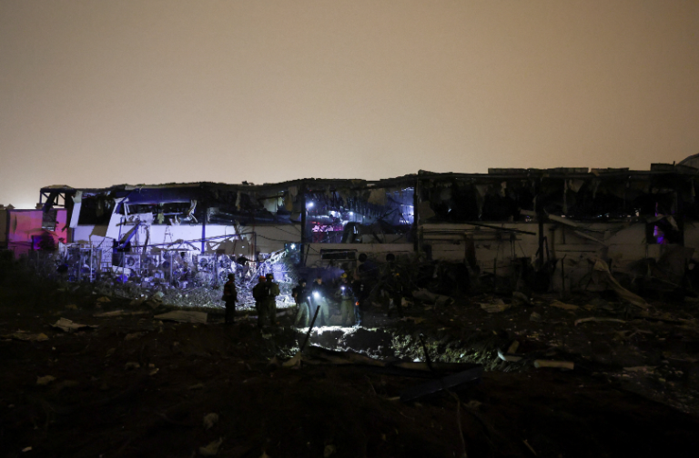 Demir Kubbe Çaresiz! İran Füzesi İsrail'i Yerle Bir Etti!