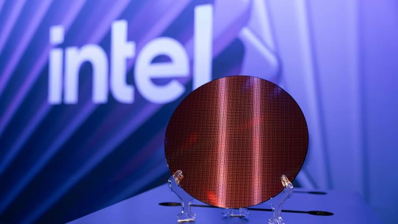 Devler Savaşı Başlıyor! Intel'in Yeni Hamlesi TSMC'nin Tahtını Sallayacak mı?