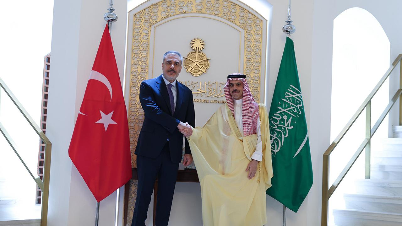 Dışişleri Bakanı Fidan ve Suudi Mevkidaşı Bin Ferhan'dan Telefon Görüşmesi