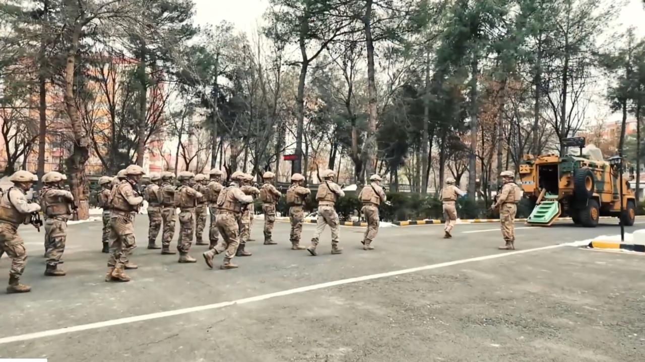 Diyarbakır Merkezli 6 İlde Organize Suç Örgütü Operasyonu: 27 Gözaltı