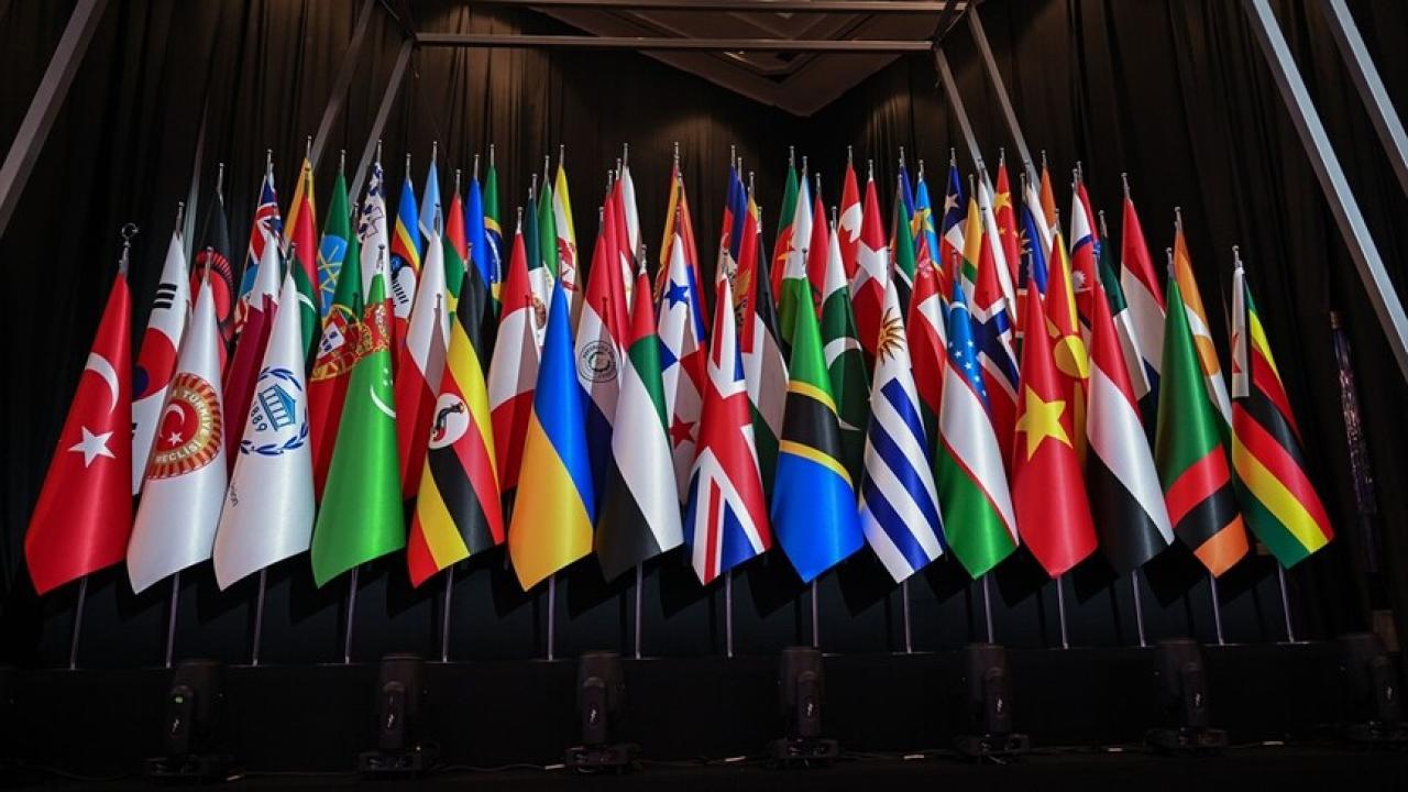 Dünya Liderleri İstanbul'da Buluşuyor! Gazze'ye Çözüm Arayışları Zirveye Taşınıyor!