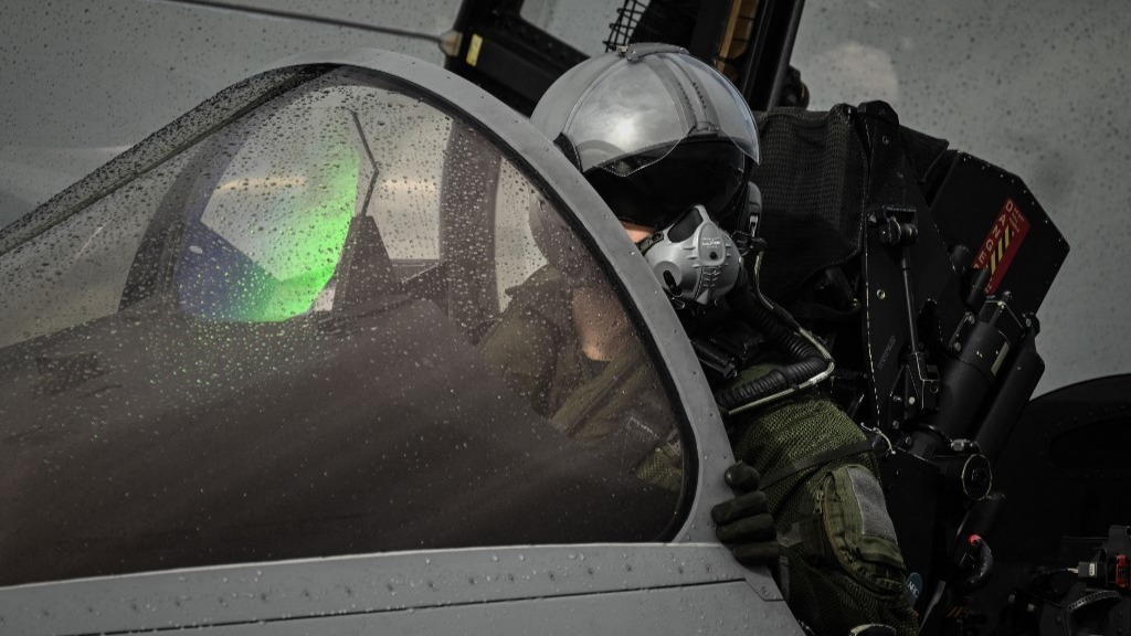 Düşürülen Uçaktan Sağ Çıkmak Mümkün Mü? Eski Askerler Anlattı! Şok Detaylar