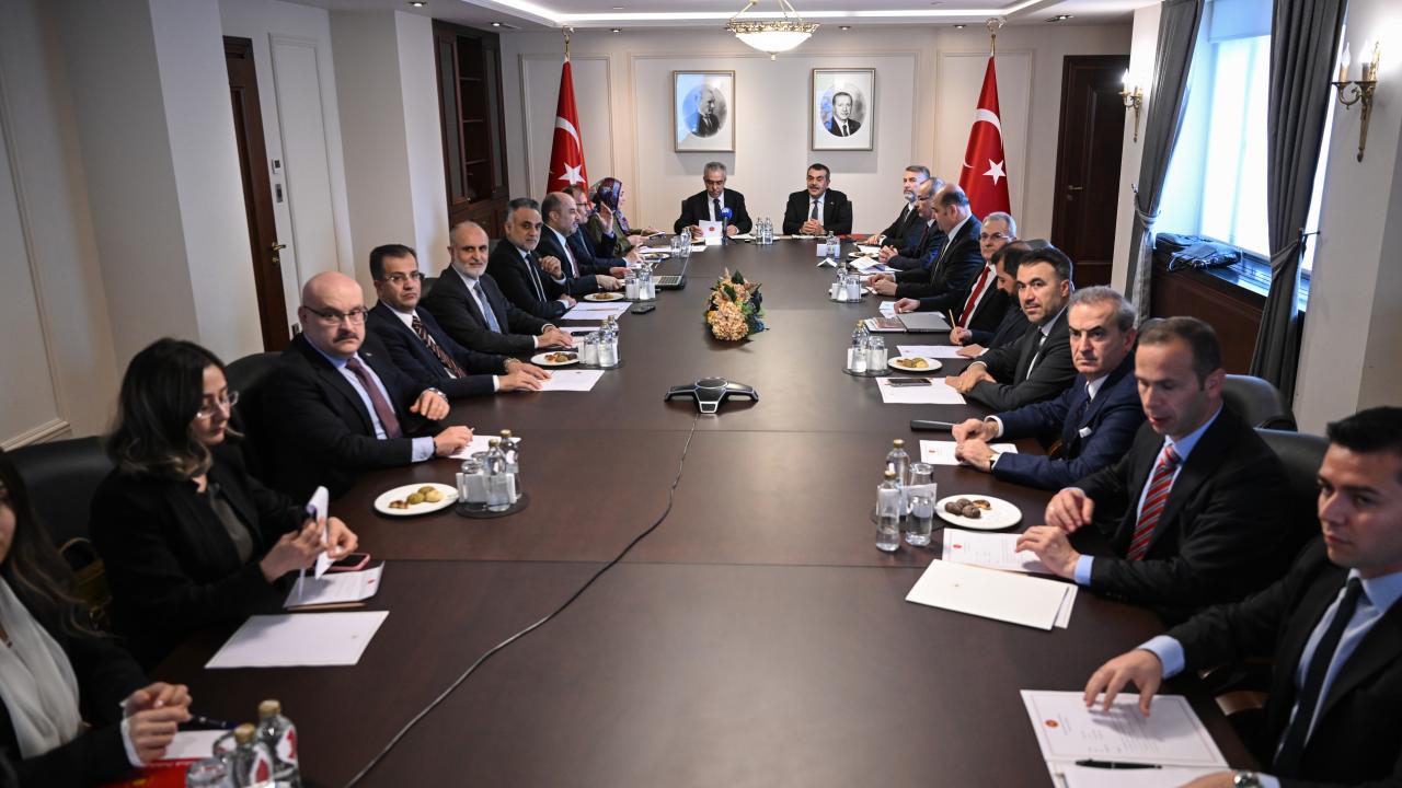 Eğitimde Devrim mi Geliyor? Bakan Tekin'den Çok Konuşulacak Çıkış!
