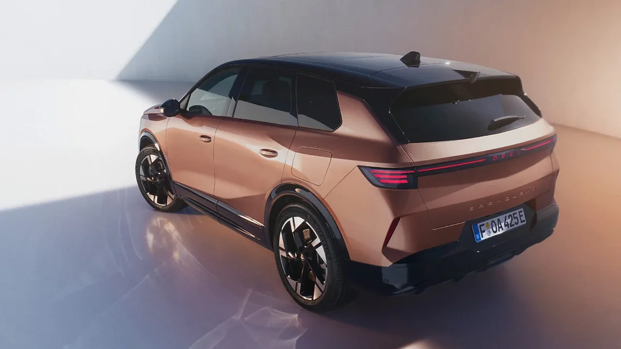 Elektrikli SUV'de Devrim! Opel Grandland Türkiye Yollarında: Fiyatı Dudak Uçuklatıyor!