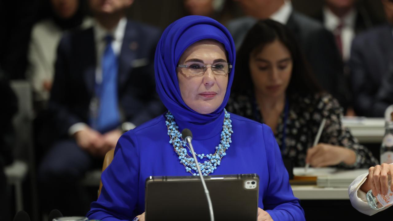 Emine Erdoğan'dan Bayram Mesajı: Gönüller Bir Olsun, Sofralar Bereketlensin!
