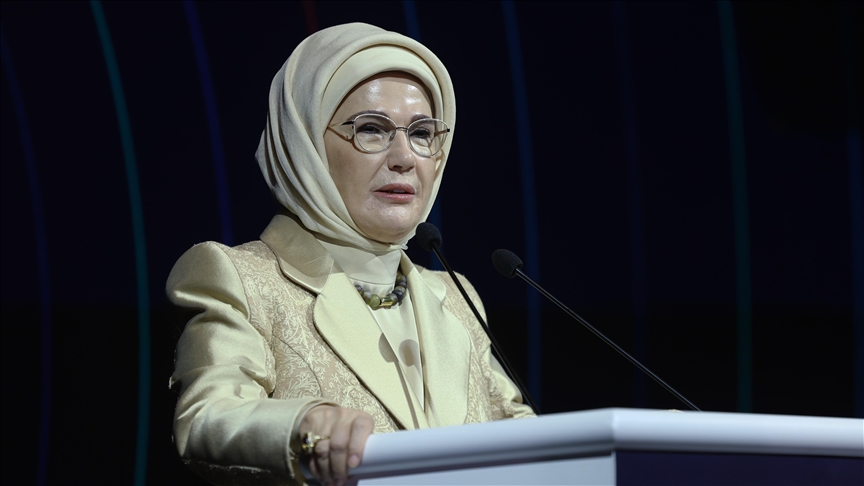 Emine Erdoğan'dan Yürekleri Isıtan Anneler Günü Mesajı! 'Onlar Varsa Karanlık Yoktur' Sözü Duygulandırdı!