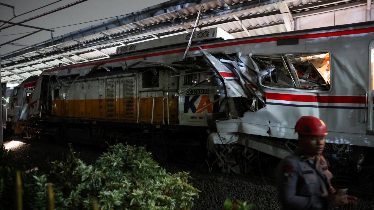 Endonezya'da Kan Donduran Kaza! Tren Faciası: Ölü ve Yaralılar Var! Sebebi Ne?