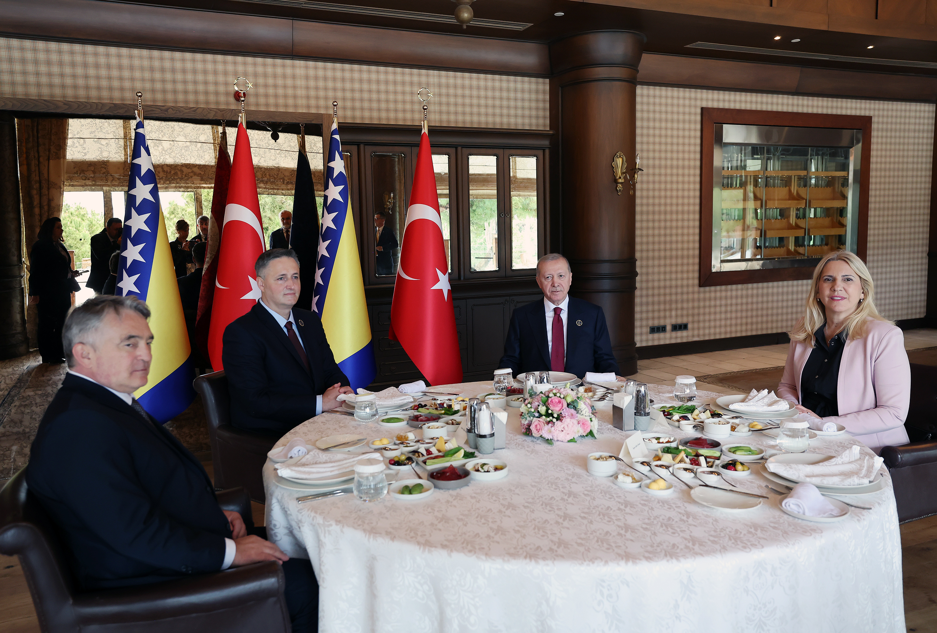 Erdoğan'dan Dünyaya Barış Çağrısı! Antalya'da Kritik Görüşmeler Devam Ediyor