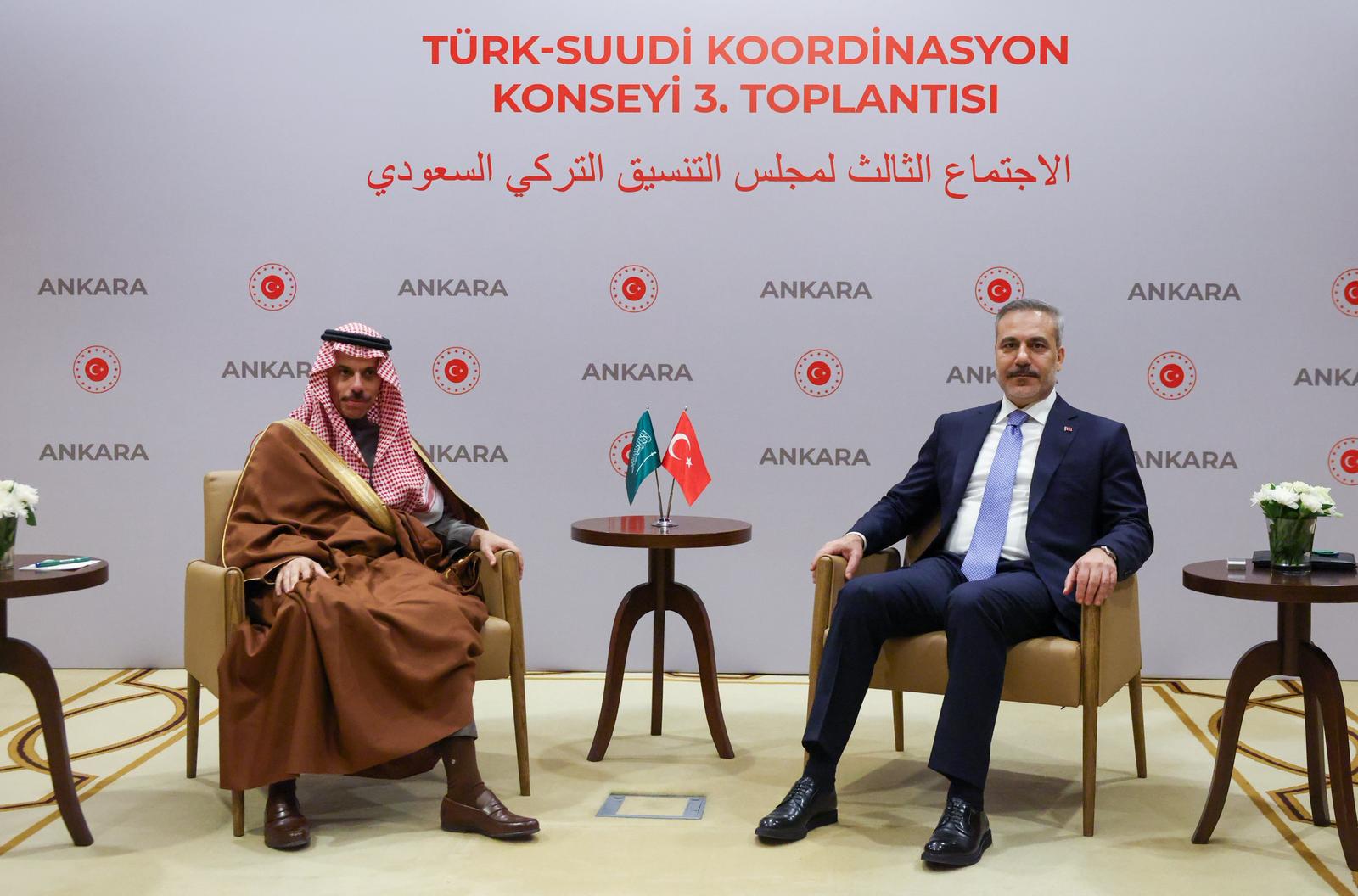 Erdoğan'dan Kritik Hamle! Fidan, Suudi Bakanla Ankara'da Gizli Bir Araya Geldi! Neler Konuşuldu?