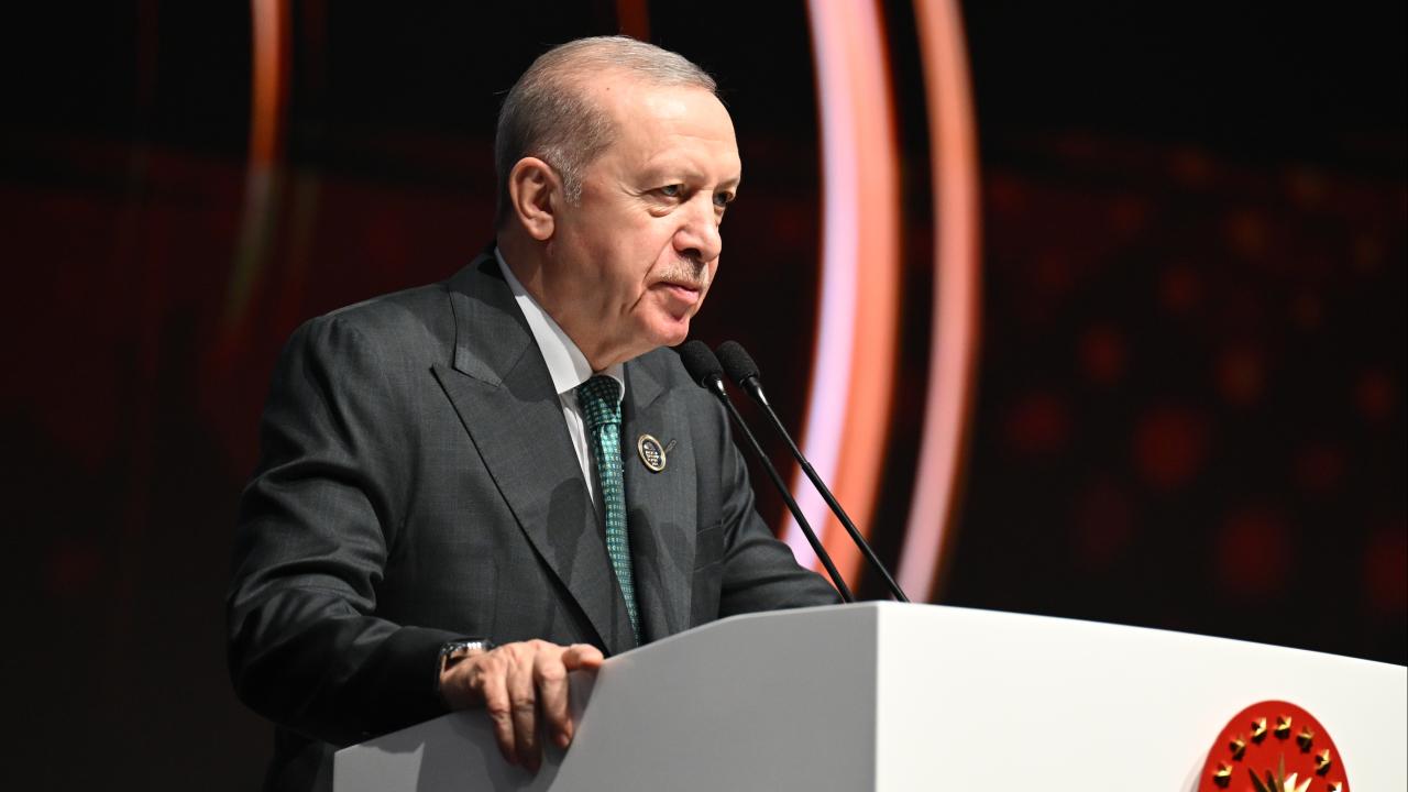 Erdoğan'dan Şampiyonlara Coşkulu Tebrik! Fenerbahçe ve Beşiktaş'ın Gurur Gecesi!