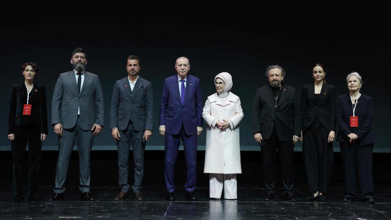 Erdoğan'dan Sanat Dünyasına Tam Destek! 'Bir Adam Yaratmak' Galası Cumhurbaşkanlığı Zirvesi Yaşadı!