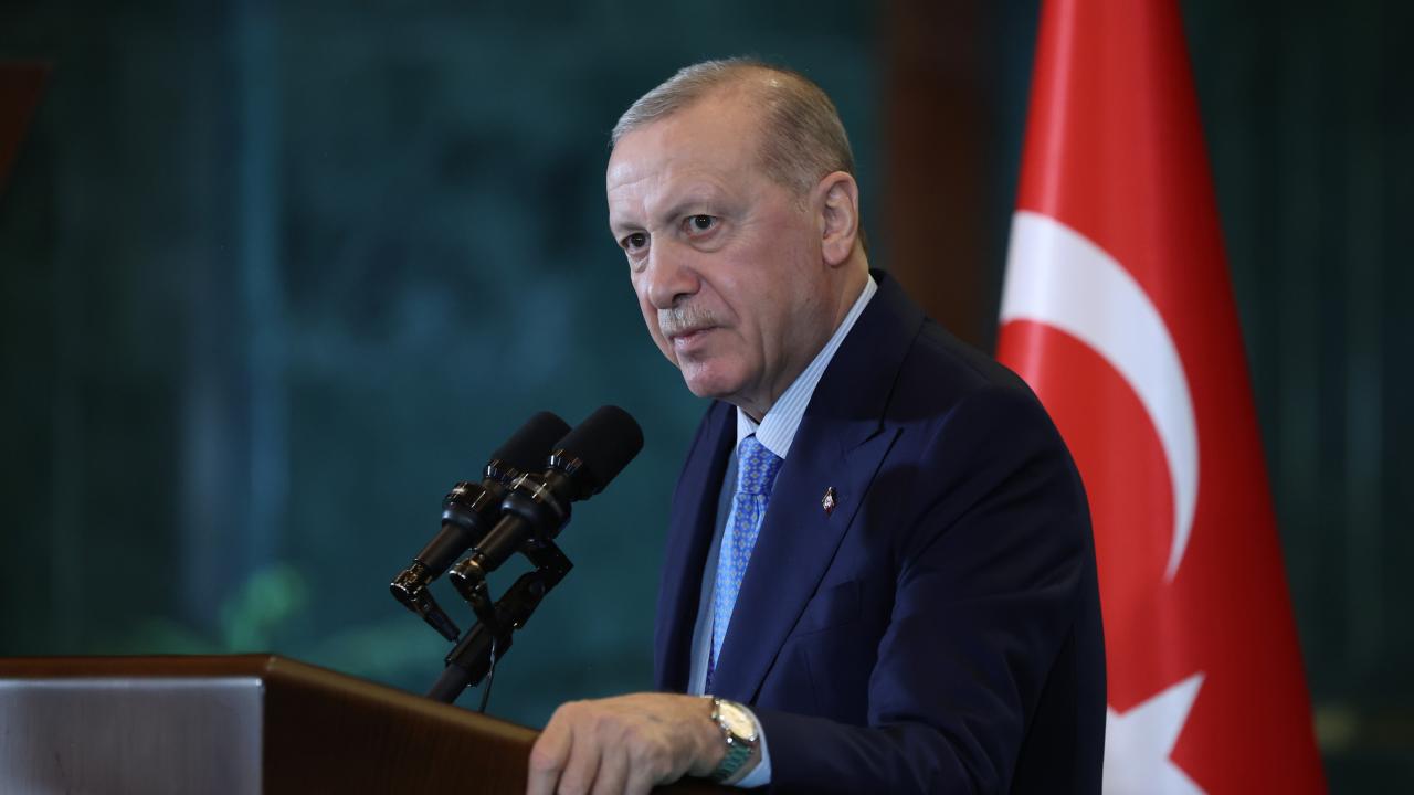 Erdoğan'dan Zafer Mesajı: Trabzonspor Kupayı Kaldırdı, Cumhurbaşkanı Tebrikleri Yağdırdı!