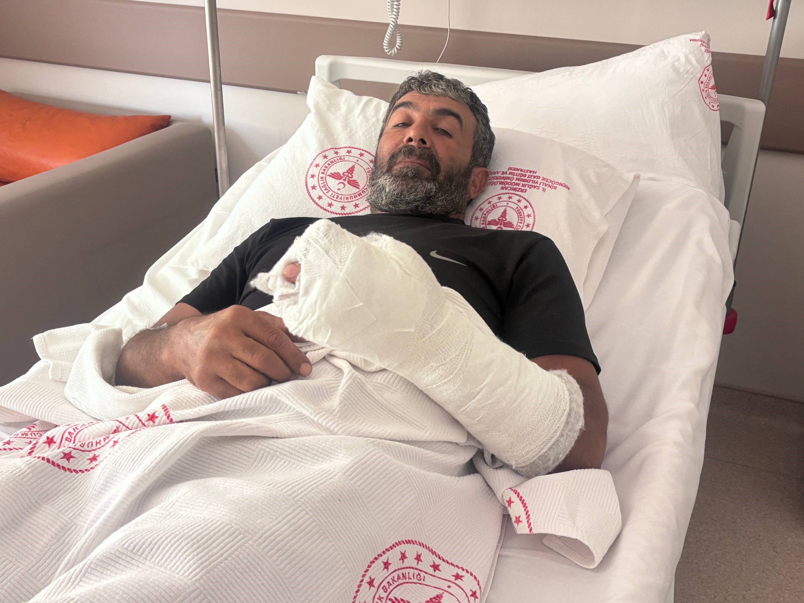 Erzincan'da Ayı Saldırısı: Kürek Sayesinde Hayata Tutundu