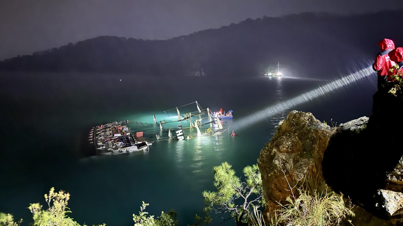 Fethiye'de Deniz Faciası! Tekne Kıyıya Vurdu, 1 Kayıp: Umutlar Tükeniyor mu?