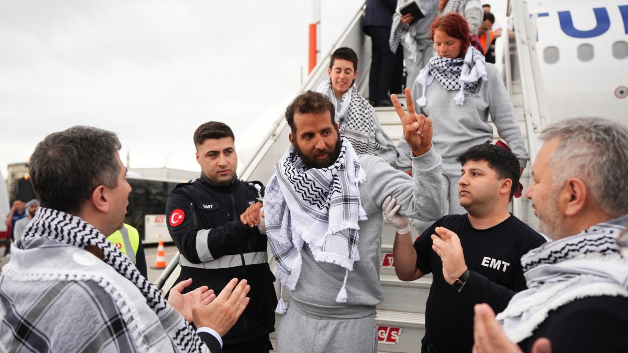 Filistin Dayanışması İstanbul'da! 'Küresel Sumud Filosu' Aktivistleri Türkiye'de