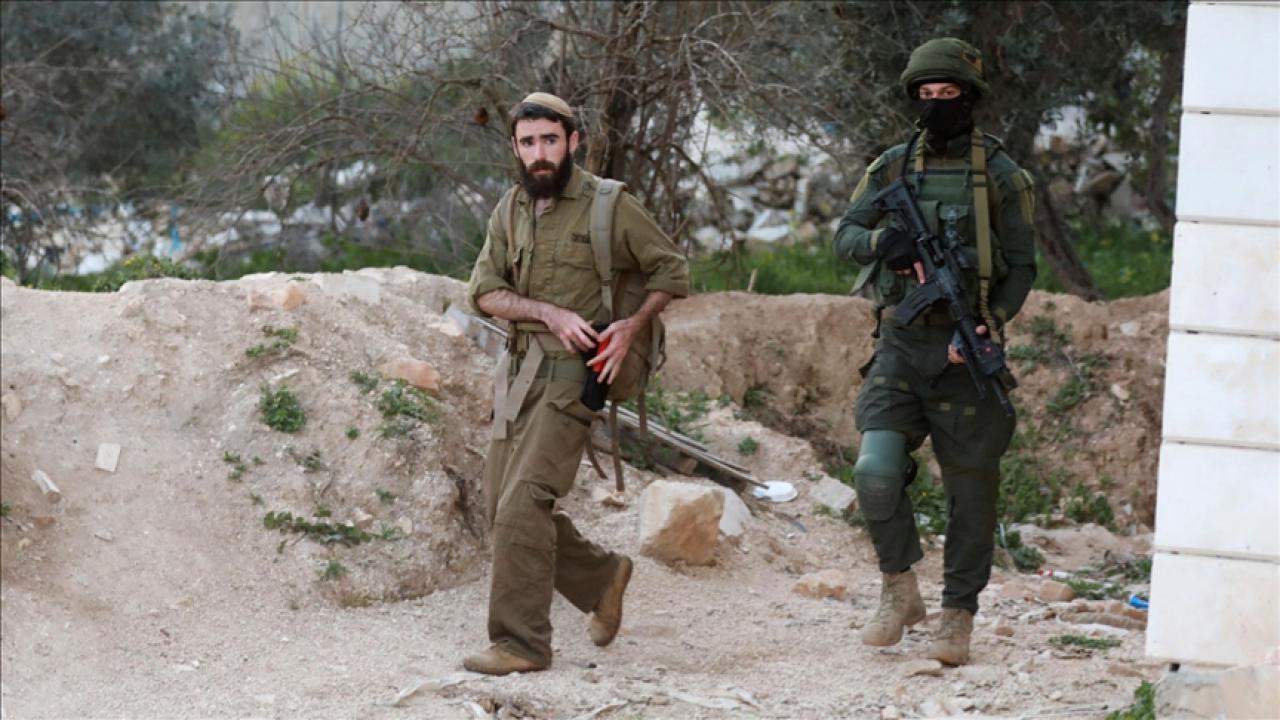 Filistin'de Zulüm Bitmiyor! İsrail, Batı Şeria'da Evleri Yıkıp İnsanları Göçe Zorluyor!