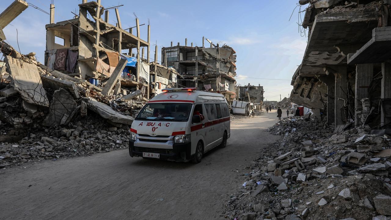 Gazze'de Vahşet! İsrail, Kızını Okuldan Alan Babayı Başından Vurdu! Dünya Ayağa Kalktı!