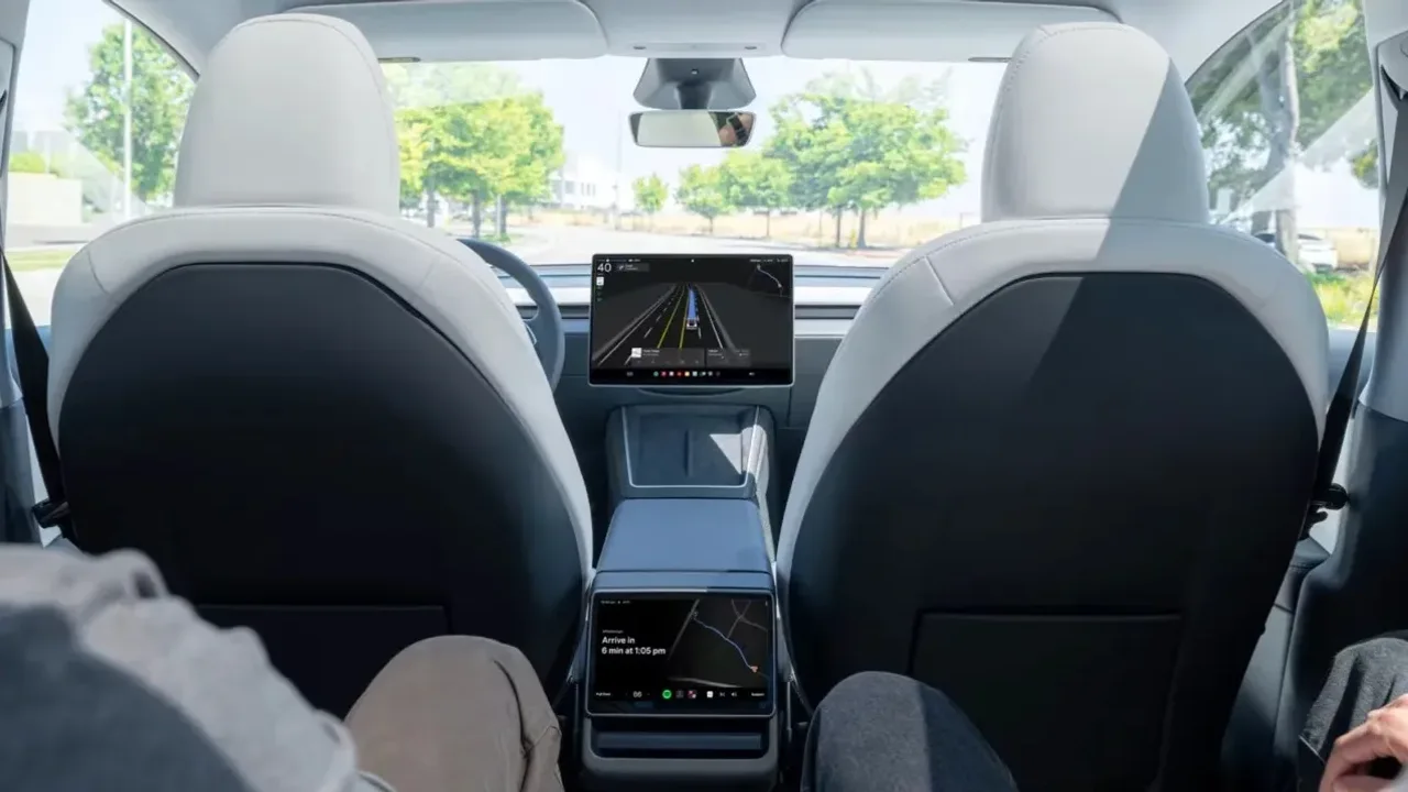 Gelecek Geldi! Tesla Robotaksiler Teksas'ta Kontrolden Çıktı Mı? İşte Detaylar...