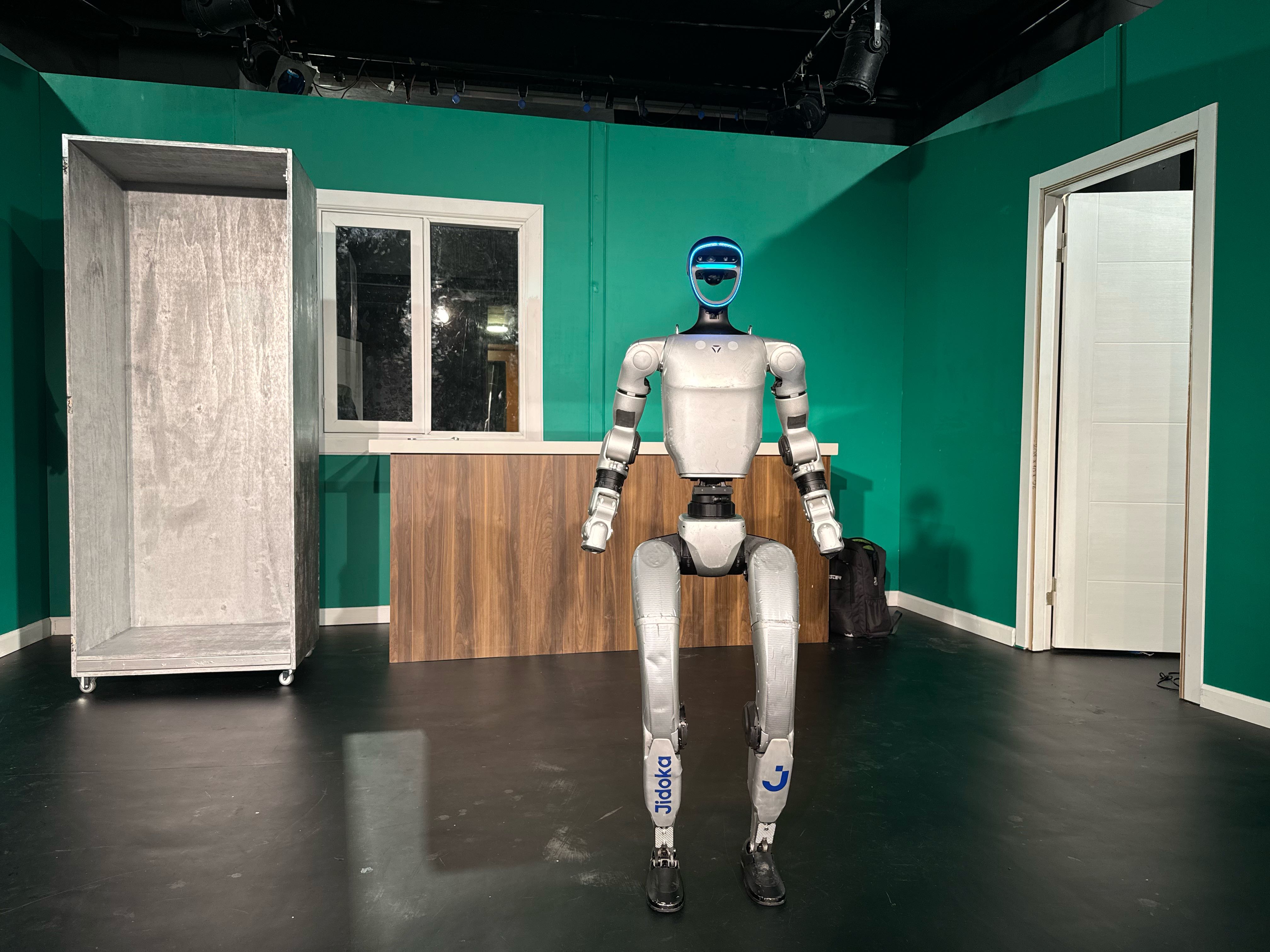 Gelecek Sahneye İniyor! İnsansı Robotlar Tiyatro Dünyasını Sarsmaya Hazır