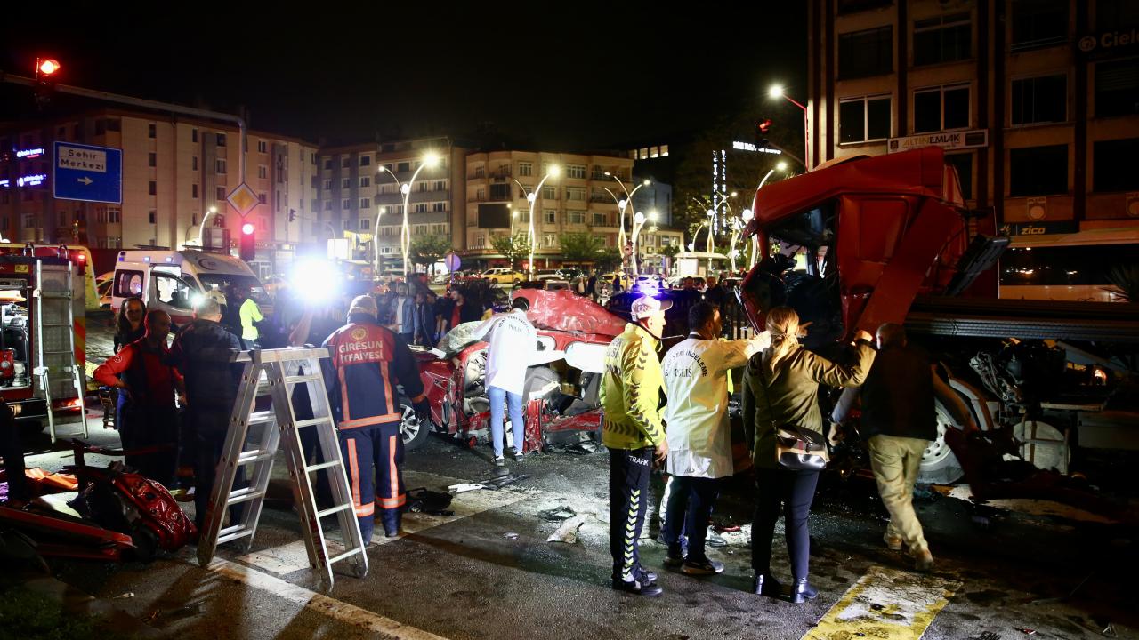 Giresun'da Korkunç Kaza: Tır Faciası 5 Can Aldı!