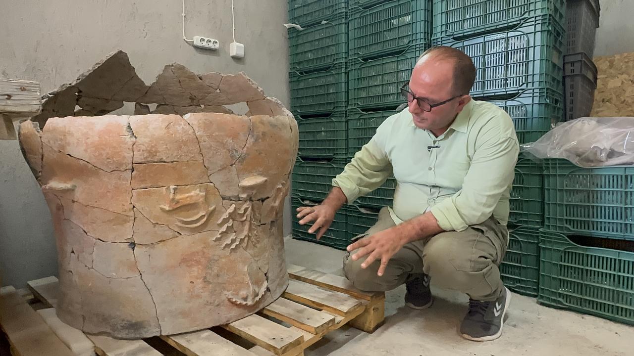 Gökhöyük Kazılarında 5 Bin Yıllık Tarihi Küp Gün Yüzüne Çıkarıldı