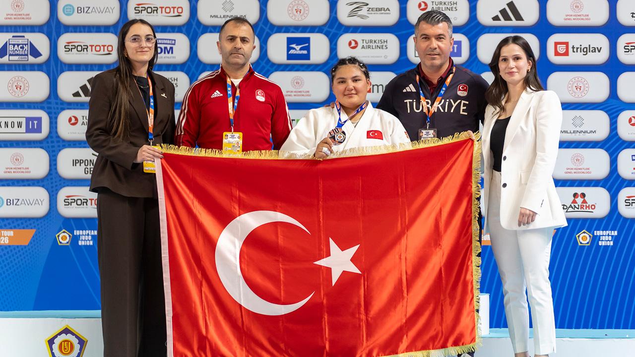 Gururumuz Nisanur Serin! Avrupa'da Zirveye Oynadı, Gümüş Madalya Türkiye'nin!