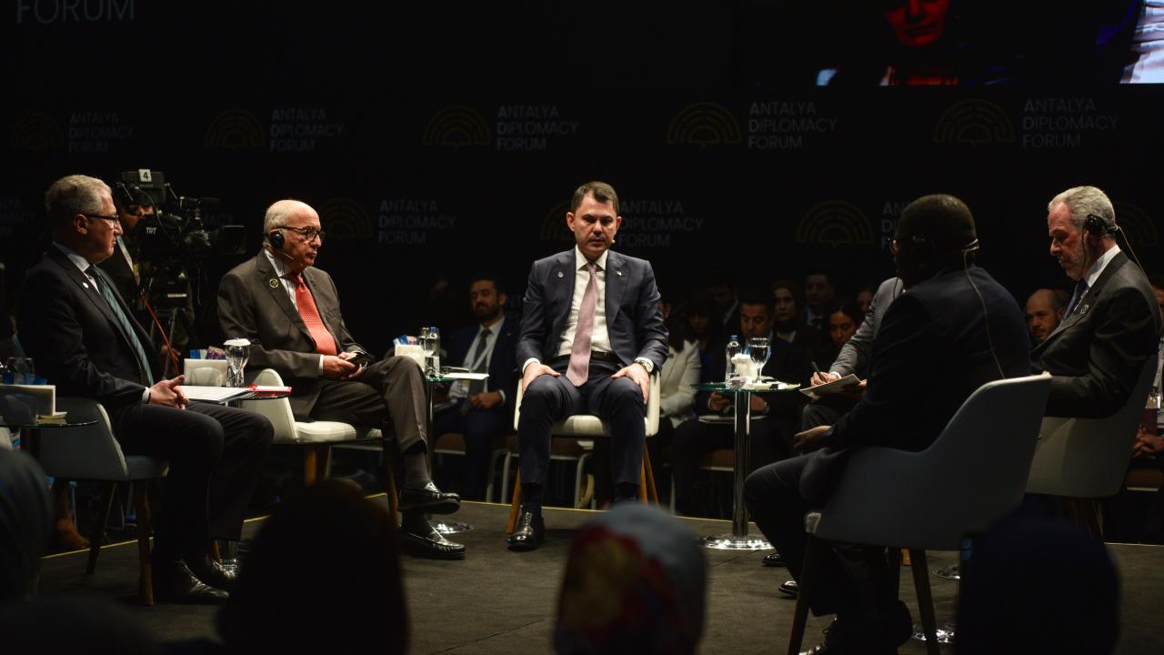 İklim Krizi Alarmı! Bakan Kurum'dan Fosil Yakıt Uyarısı: Artık Kaçış Yok!
